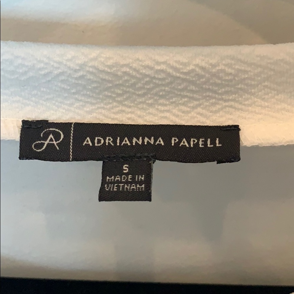 White blouse - Picture 3 of 3